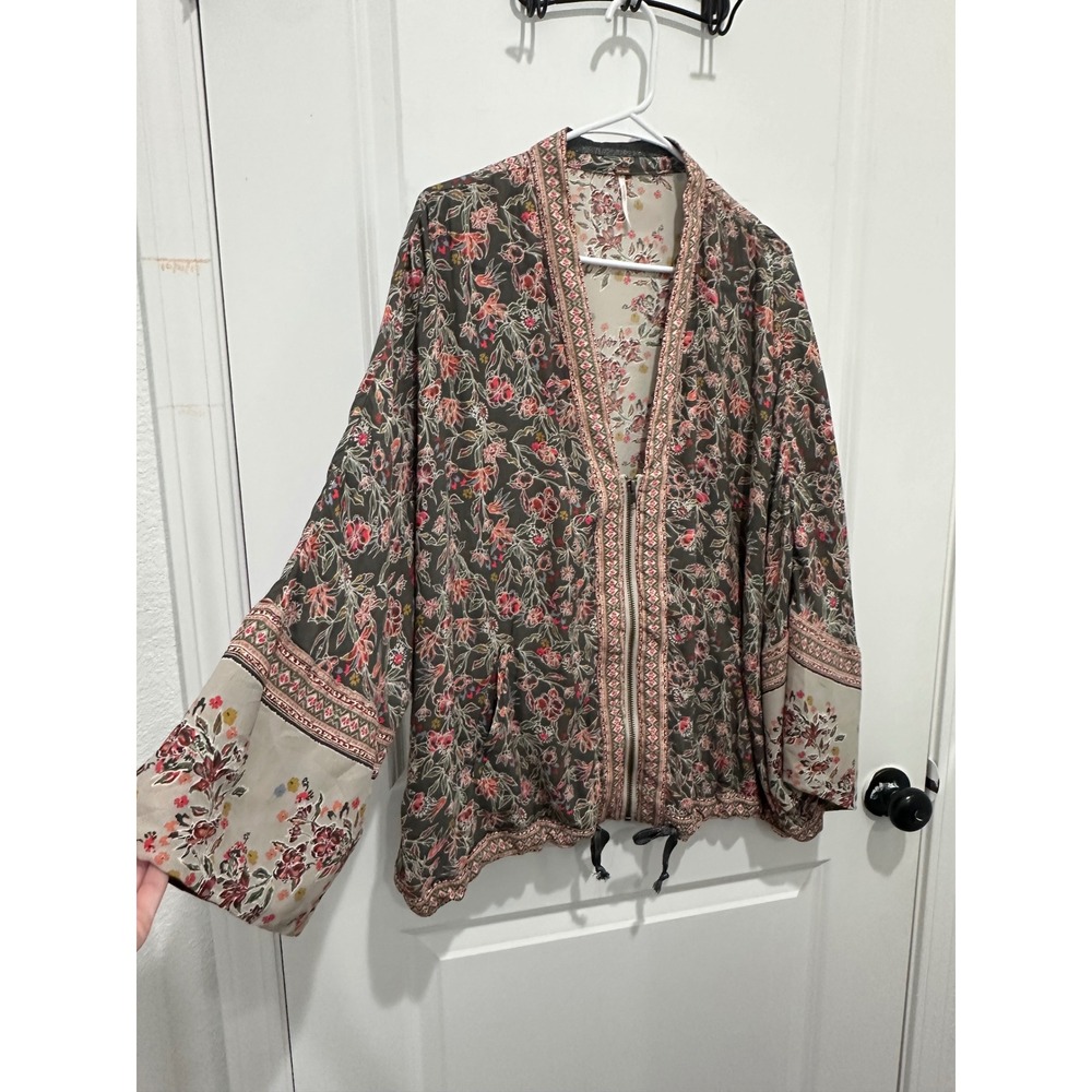 Free People Wildflower cinched kimono Mixed Print Boho M/L - Picture 2 of 6
